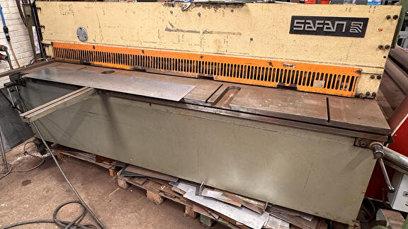 Plaatschaar Safan voor het knippen van platen staal rvs en aluminum